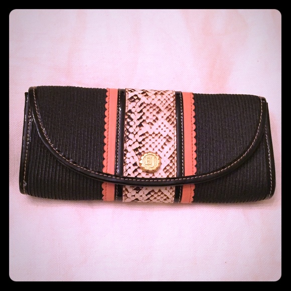 Eric Javitts Woven Clutch - Picture 1 of 3